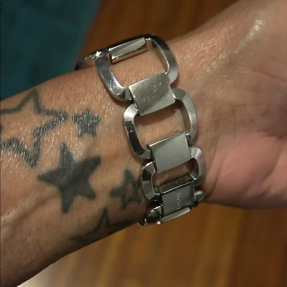 Women’s Gucci Black Dial Silver Chain Watch - Picture 9 of 10